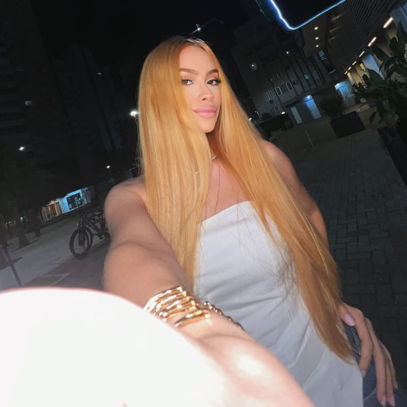 SZC Sun-Kissed Golden Honey Blonde Bone Straight 13X4 Lace Front Human Hair Wigs